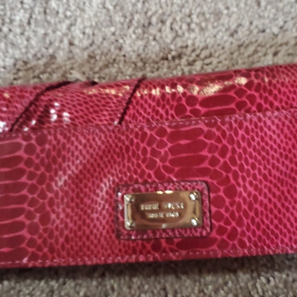 Nine West Raspberry bow snakeskin clutch - Picture 2 of 4